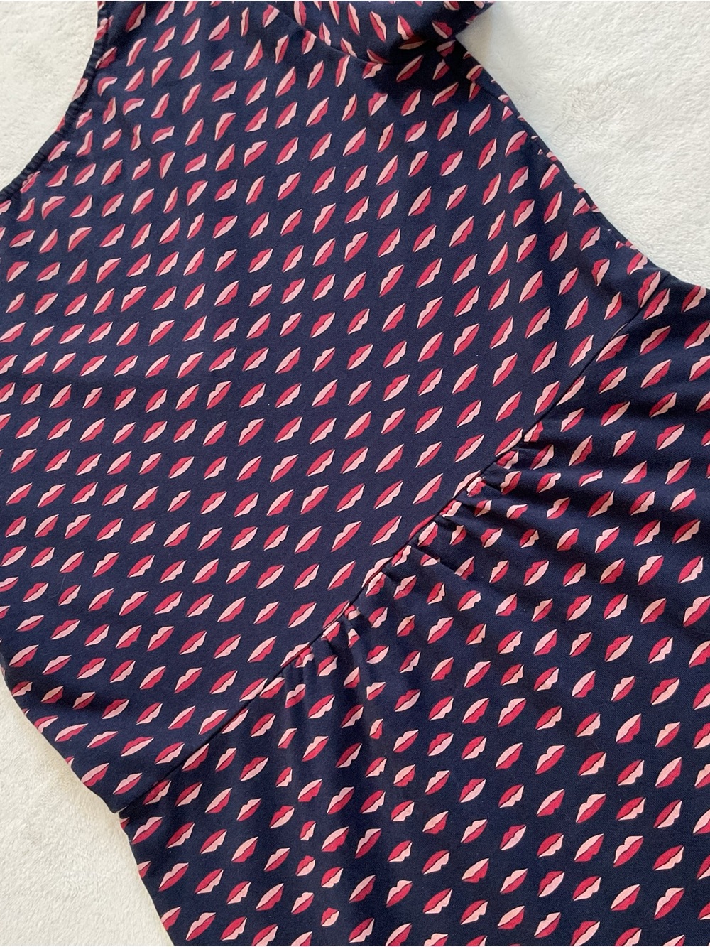 Boden Penelope Lip Print Jersey Dress 4P Petite Navy Pink V Neck - Picture 9 of 13